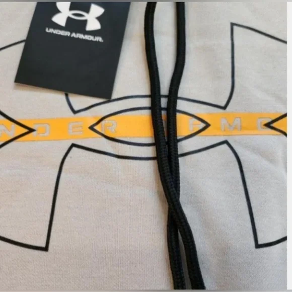 Mens Under Armour Hoodie Sweatshirt
2XL Cream & Gold W/Front Pocket - Picture 6 of 9